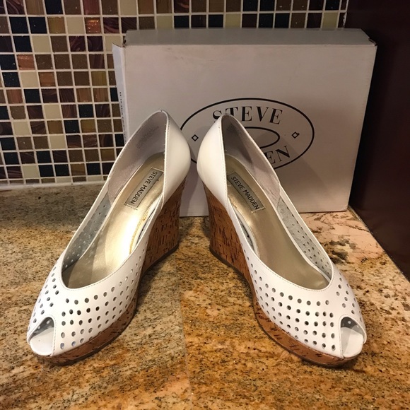 Steve Madden White Pinhole Peep Toe Cork Wedge - Picture 6 of 7
